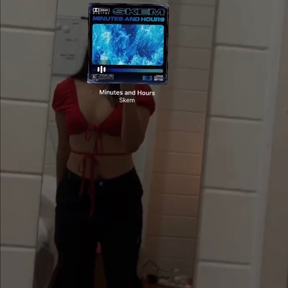 Meet your Posher, Ruby - Picture 2 of 3